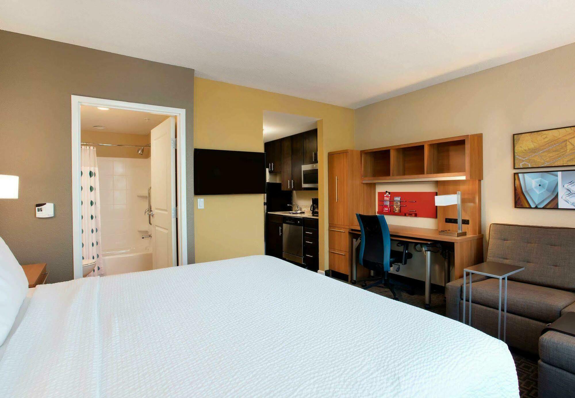 Towneplace Suites Orlando At Flamingo Crossings Town Center/Western Entrance Bay Lake Exterior photo